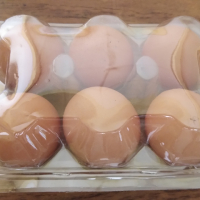 TELUR AYAM 1 BOX (ISI 6 BUTIR)